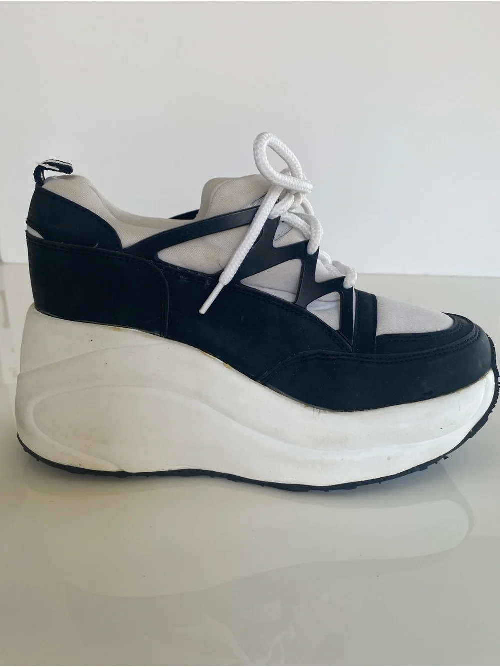 Rare Vintage Y2K Splash Platform Sneakers 8 Black & White